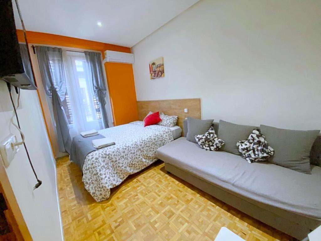 Apartamentos Travelstep La Latina مدريد المظهر الخارجي الصورة